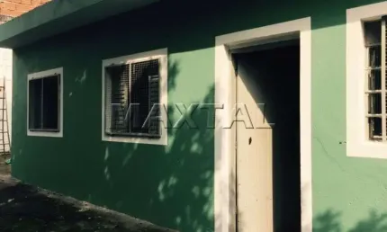 TERRENO com 250m² , possui 2 casas,  2 vagas Região Jardim Peri