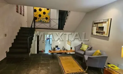 Casa com 280m², 3 suítes, 2 salas, 3 vagas, churrasqueira, lareira próximo a rua cerro corá.