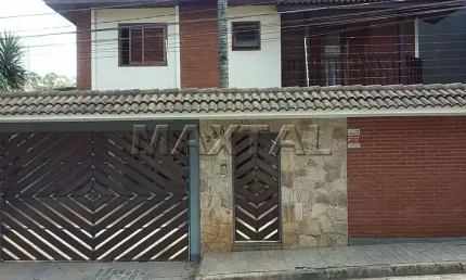 Sobrado com 4 quartos, 4 suítes e 4 vagas de garagem. com 280m², no vila irmãos arnoni.
