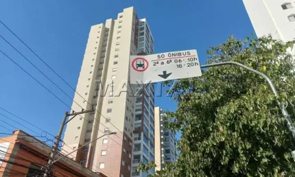 Apartamento à venda Lapa com 64m², 1 dormitório, 1 suíte, sala varanda gourmet, 2 vagas.
