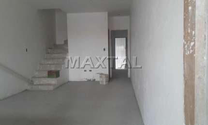 Terreno plano ideal para condomínio fechado ou para a construção de 7 sobrados.