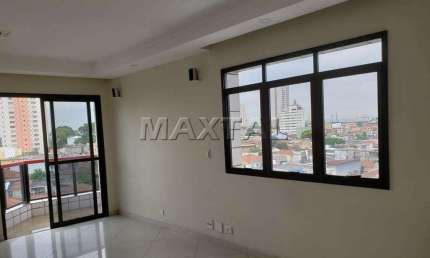 Apartamento Tucuruvi, 3 dormitórios, 1 suíte, cozinha, área de serviço e sala com varanda.