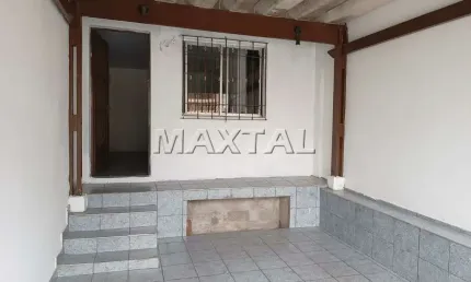 Sobrado residencial à venda, com 3 dormitórios, 1 suíte, e 1 vaga de garagem. Guarulhos.