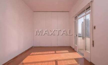 Apartamento à venda na Santa Cecilia, com 3 dormitórios, lavabo e 1 vaga de garagem.