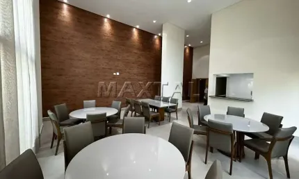 Apartamento à venda com 2 quartos, 2 banheiros sendo 1 suíte e 1 vaga de garagem.
