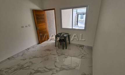 Sobrado á venda, com 110 m², 3 quartos, 1 suíte, 2 vagas, próximo a Avenida Água Fria.
