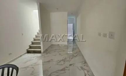 Sobrado à venda, com 110 m², 3 quartos, 1 suíte, 2 vagas, próximo a Avenida Água Fria.