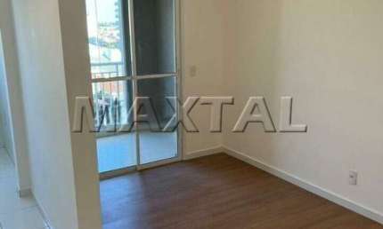 Apartamento para alugar, com 2 quartos, 1 suíte, sacada e 1 vaga. Em Guarulhos.