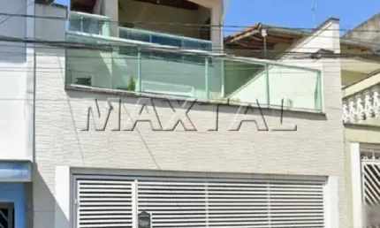 Casa com 3 dormitórios, sendo 1 suíte, 2 vagas de garagem e área gourmet com uma grande varanda!