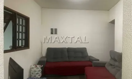 Sobrado à Venda, com 2 Quartos, 2 vagas e 2 banheiros com 125 m² na Vila Nivi.