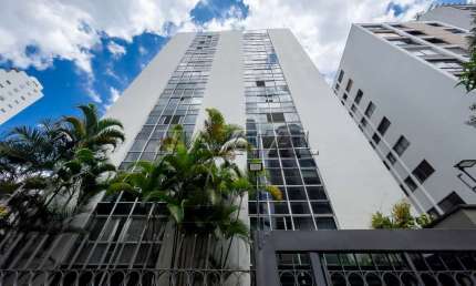 Apartamento à venda Alameda Itu 136,50m², 3 dormitórios, 2 suítes,  1 lavabo, 2 vagas de garagem.