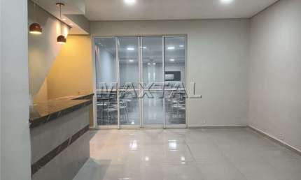 Salão Comercial para locação, 3 vagas, 6 banheiros, em Itaquera - Totalmente reformado, 280m².