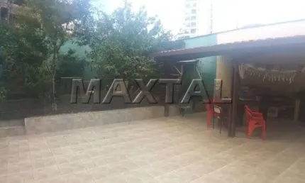 Casa na parada inglesa, com 4 dormitórios, 2 salas e 6 banheiros à venda.