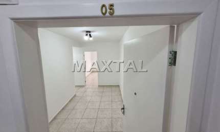 Apartamento no Bairro da Luz pro lado da Rua São Caetano. Com 2 Quartos, sala, cozinha e lavanderia.