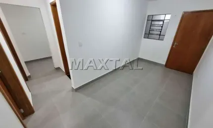 Apartamento Reformado na Luz travessa da Rua São Caetano. Com 2 Quartos, sala, cozinha e lavanderia.