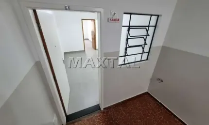 Apartamento Reformado na Luz travessa da Rua São Caetano. Com 2 Quartos, sala, cozinha e lavanderia.