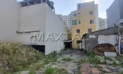 Terreno a venda no bairro de Santana, com 524m² com construção antiga.