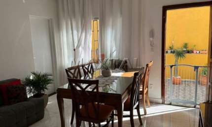 Casa de Vila na região de Santana com 72m², com 2 dormitório, 1 sala e 3 banheiros.