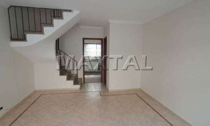 Sobrado em condomínio, 114m² com 3 dormitórios, 1 suíte e 2 vagas.