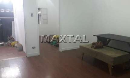 Casa na região do Parque Peruche com 200m², com 3 dormitórios, 2 banheiros e 2 vagas.