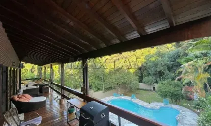 Casa em Condomínio à venda, de 511m², com 3 dormitórios, na Serra da Cantareira.