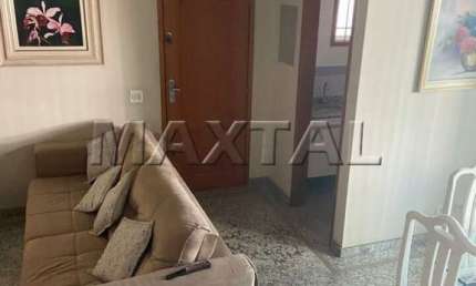 Casa à venda no bairro Água Fria, 150m², com 3 dormitórios, 3 suítes, 3 salas e 2 vagas.