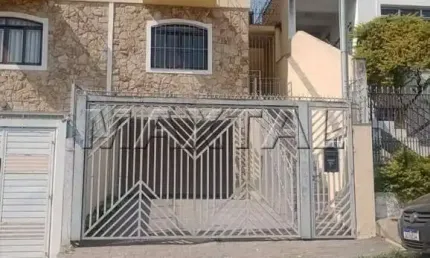 Sobrado à venda, 129m², com 3 dormitórios, 2 banheiros, 3 vagas de garagem na Vila Portuguesa