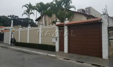 Casa em condomínio Fechado, na Vila Mazzei, com três dormitórios, três suítes, cozinha e duas vagas.