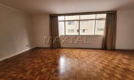 Apartamento à venda, com 3 dormitórios, 2 vagas, de 160m². Cerqueira César.