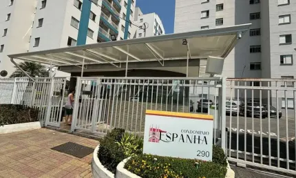Apartamento, 55 m²,  com 2 quartos, 1 suíte, área de serviço e 1 vaga de garagem.