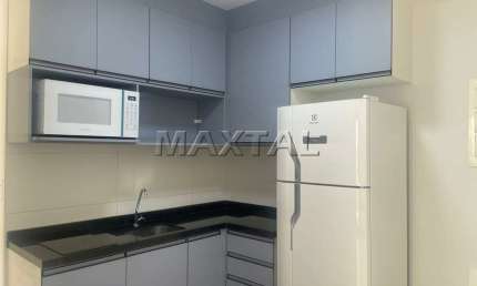 Studio mobiliado, para locação, 1 quarto, cozinha, banheiro, a 5 minutos à pé da estação do Metrô.