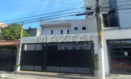 Sobrado à venda no Tucuruvi, de 190m². Com 3 suítes, sala e 4 vagas de garagem.