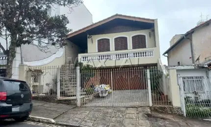 Casa à venda de 150m². Com 3 dormitórios, 1 suíte e 4 vagas, no Jardim São Paulo.