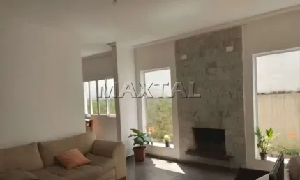 Casa térrea à venda com 1 suíte , sala, área de serviço, quintal e 2 vagas. com 103m².