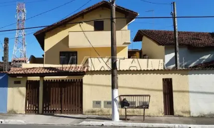 Sobrado à Venda em condominio fechado na Praia Grande - Residencial Barcelar.