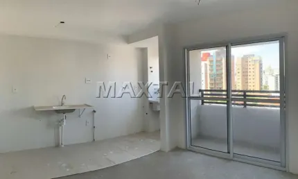 Apartamento 40m²  à venda na Vila Pauliceia. Com 2 dormitórios e sala com varanda.