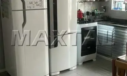 Casa na região do Canindé com 230m², com 5 dormitórios, 2 banheiros e 2 vagas.