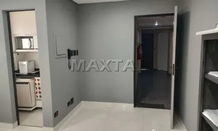 Sala comercial à venda de 33m². com 2 banheiros, 1 vaga de garagem, em santana.