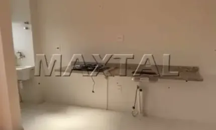 Apartamento 37,42m² à venda na Vila Pauliceia, com 2 dormitórios, sala com varanda e 1 vaga.