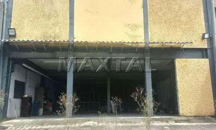 Galpão para alugar de 220m², em 2 pavimentos, amplo estacionamento, na parada inglesa.