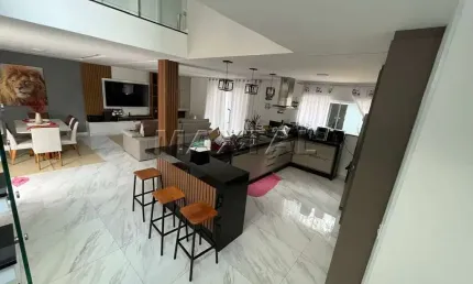 Casa em Condomínio , Mairiporã de 1,160m² , 5 dormitórios sendo 1 suíte , 5 banheiros ,12 vagas