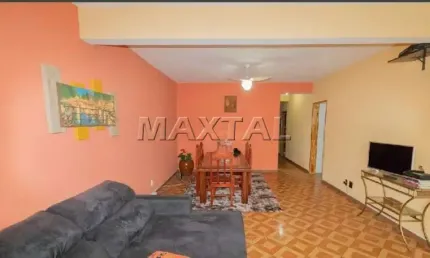 Sobrado à venda com 6 dormitórios, 3 salas e 8 banheiros, na Santa Teresinha.