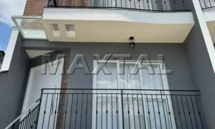 Sobrado de 205m² para alugar, com 3 dormitórios, 5 banheiros, 6 vagas, no Jardim São Paulo.