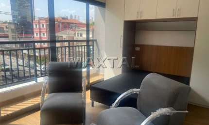 Studio mobiliado, para locação, 1 quarto, cozinha, banheiro, a 5 minutos à pé da estação do Metrô.