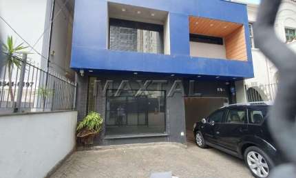 Loja comercial para locação de 220m², com 7 salas e 5 banheiros, em Perdizes.