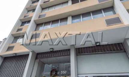 Sala comercial à venda de 27m², na Água Branca - Lapa. Prédio com elevador e hall.