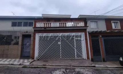 Sobrado à venda de 152m², com 2 dormitórios, 2 vagas, no bairro Parada Inglesa.