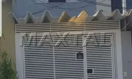 Sobrado à venda com 2 dormitórios, sala e vaga de garagem, na Vila Moraes.