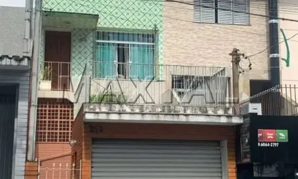 Sobrado à Venda em excelente localização, com 3 dormitórios e 1 vaga de garagem coberta, Santana.