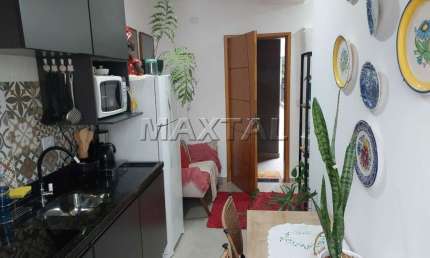 Apartamento com 28m², 1 dormitório, sala, cozinha, banheiro, em Santana. Mobiliado.
